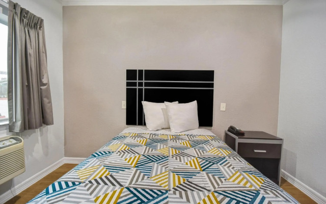 Motel 6 Humble, TX - Houston International Airport