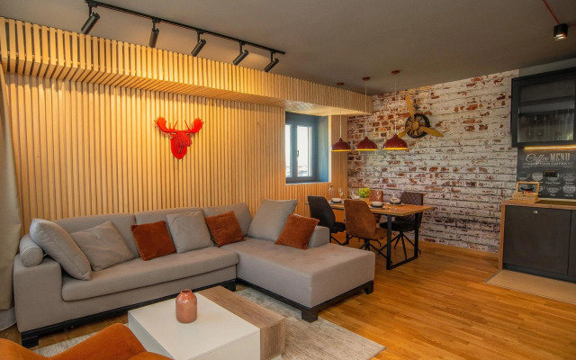 Stylish Two Bedroom Apartment at Ljubovic-Hill Park