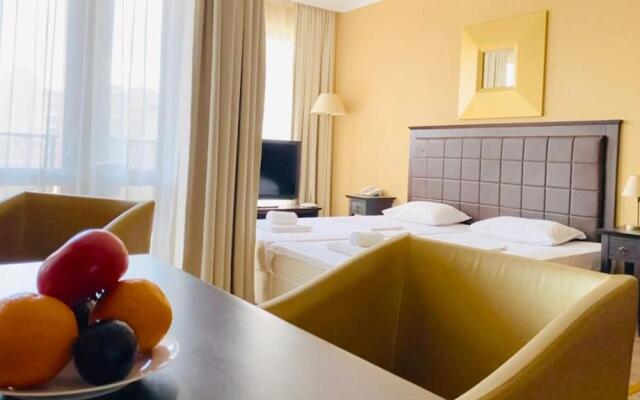 ROYAL BEACH private apartment