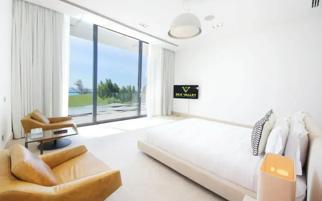 Silk Valley - Grand 6B Beachfront Villa