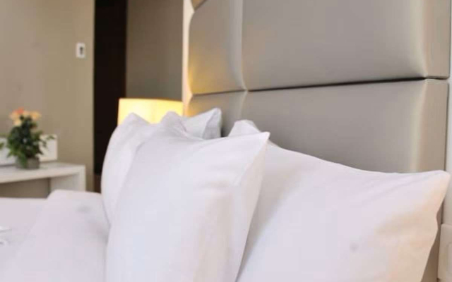 hotel evasion by liberte