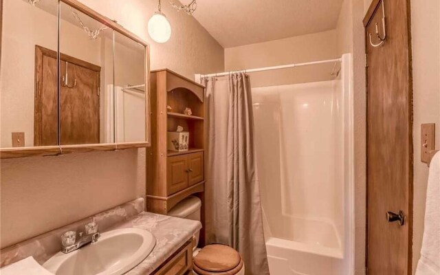 Mockingbird Cabin, 3 Bedrooms, Sleeps 8