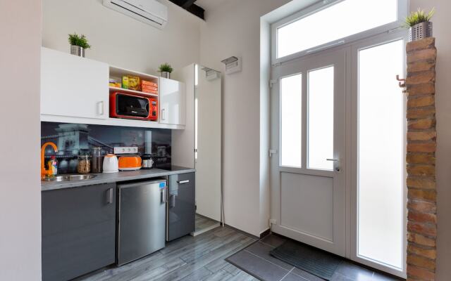 Downtown Studio Apartment