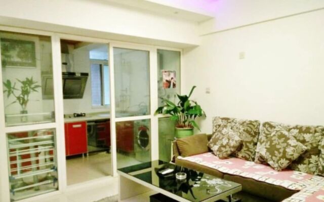 Zhangjiajie April Day Hostel