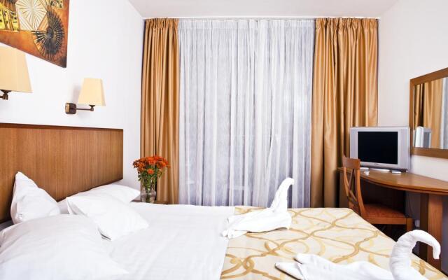 Hotel Cleopatra