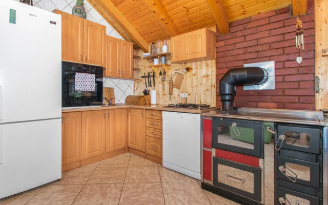 Awesome Home in Breze With Wifi and 2 Bedrooms