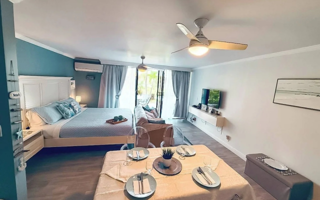 NEW Stunning Beachfront Condo at the Coral Beach — фото 5