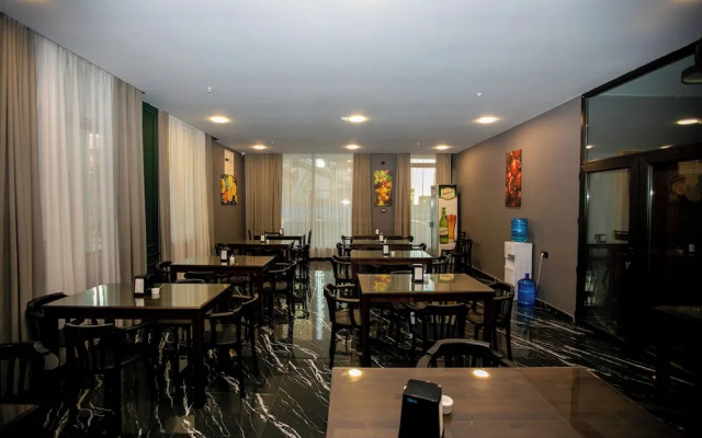 Hotel Adeli