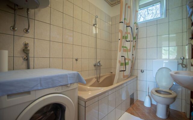 House Mirjana
