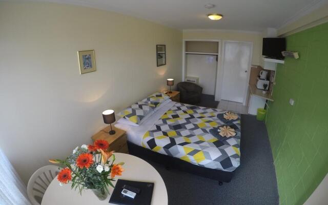 Turn-In Motel