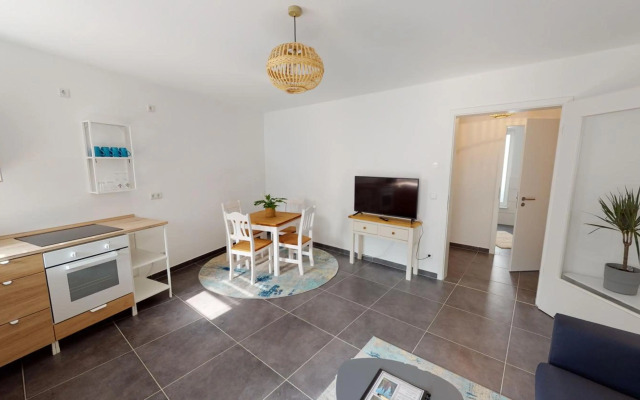 Travel Art Boardinghouse (Lazarettstr.)