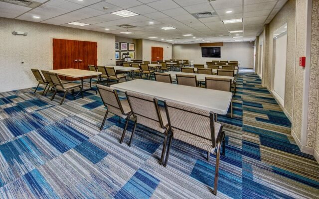 Holiday Inn Express Hotel & Suites Cookeville by IHG