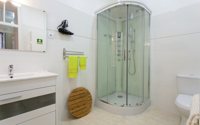 ALTIDO Homely 2BR flat in Alfama, 3 mins from Lisbon Army Museum