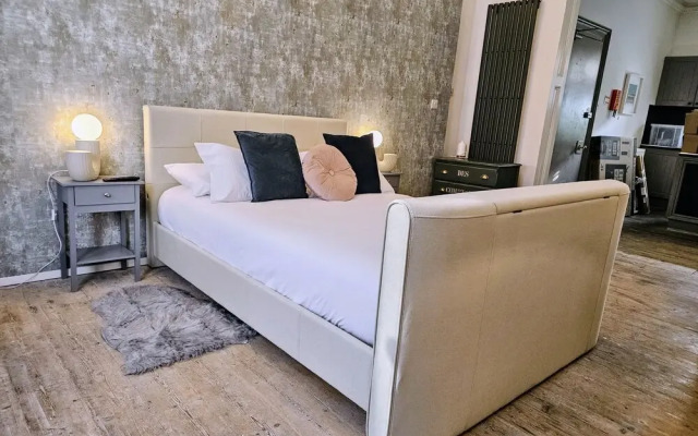 INNit Hotel - Marina House