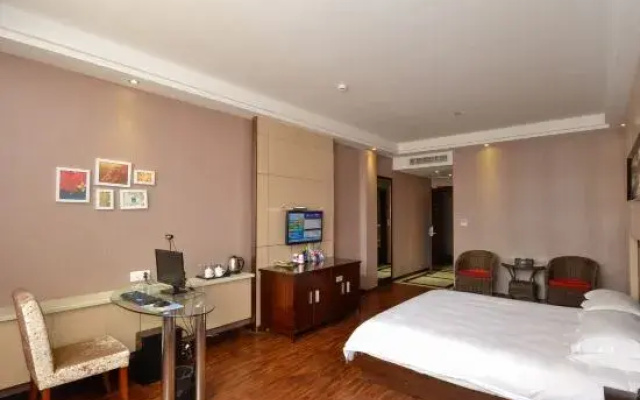 Linhai Phoenix Town Business Hotel