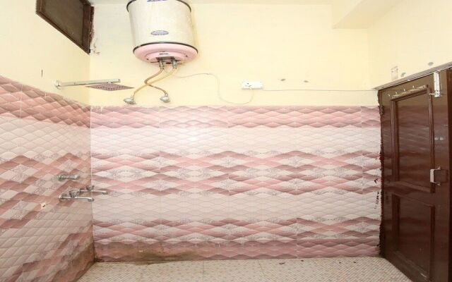 OYO 13140 Mayur palace