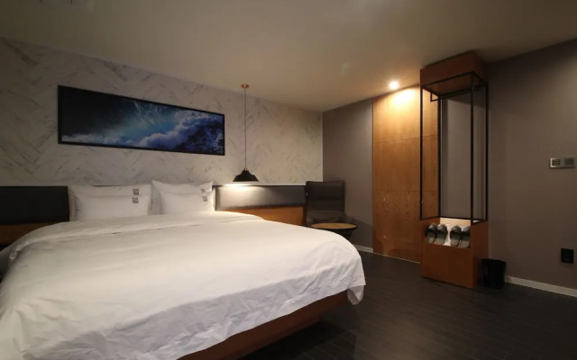 Gray 191 Hotel