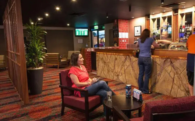 Browns Plains Hotel