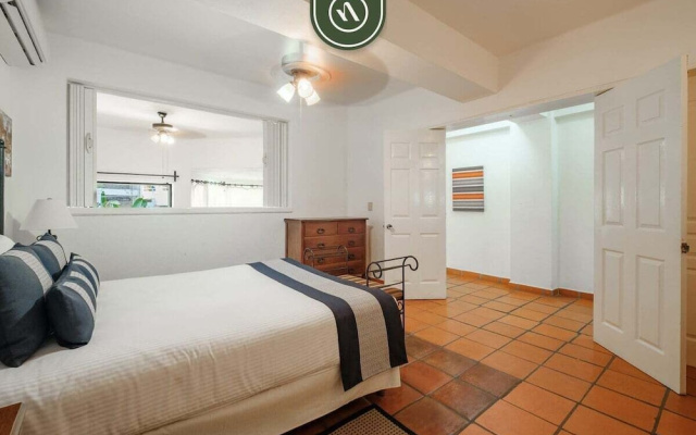 Amazing 2 BR Condo - Private Terrace - Pool