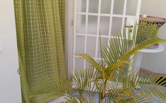 Room in Apartment - Roommate for Rent in Flic en Flac
