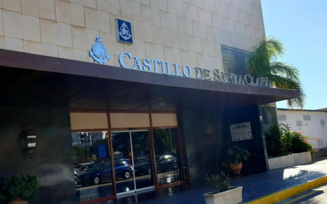 Castillo De Santa Clara