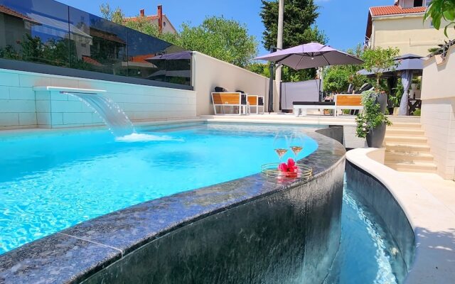 Villa Calypso Royal Apartment