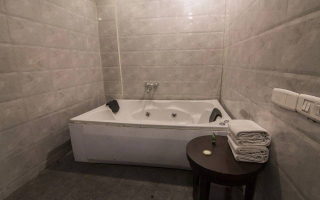 Tavisha Hotel