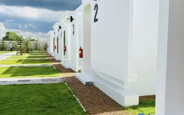 Green white Resort & Cafe