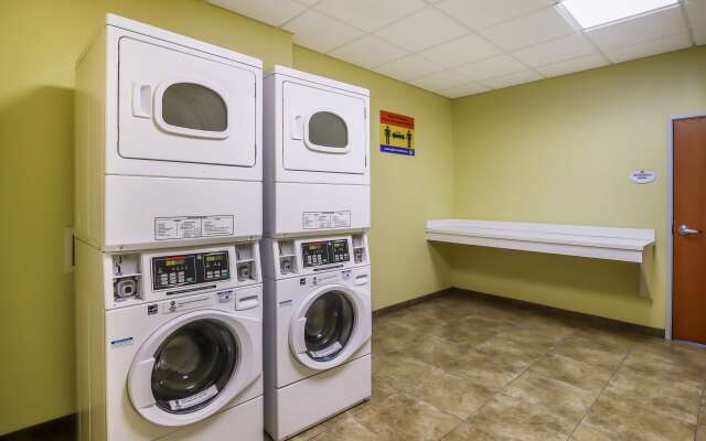 Best Western Plus Brunswick Inn & Suites