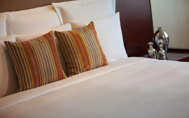 Renaissance Tianjin Lakeview Hotel