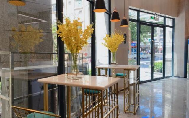 Zhongmu International Hotel