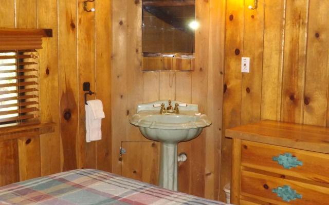 Arizona Mountain Inn and Cabins