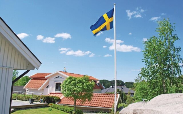 Beautiful Home in Västra Frölunda With 3 Bedrooms and Wifi