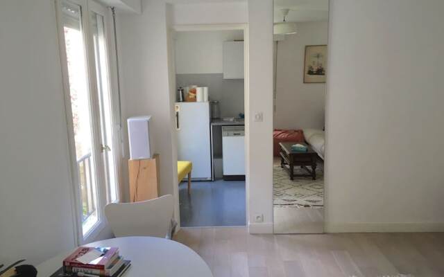 Flat In Le Marais With 2 Bedrooms