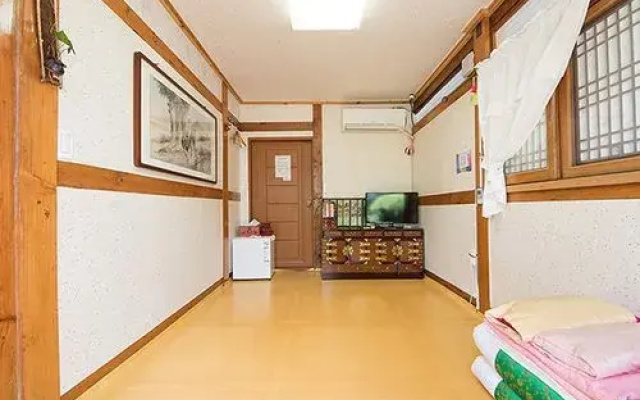 Jeonju Ddlanche Bongwan Pension