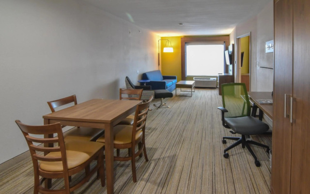 Holiday Inn Express & Suites Indianapolis Northwest by IHG