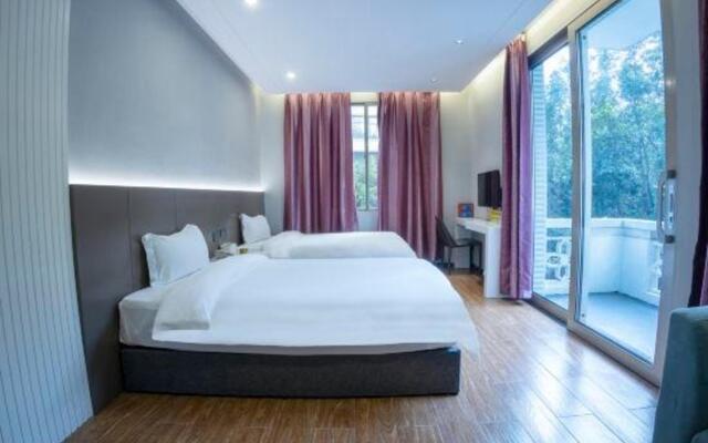 Dongjiang Hotel