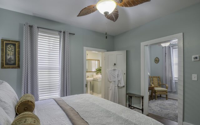 Victorian House Bed & Breakfast