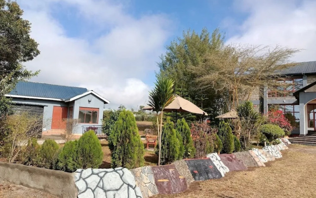 Oloirien Hotel & Resort