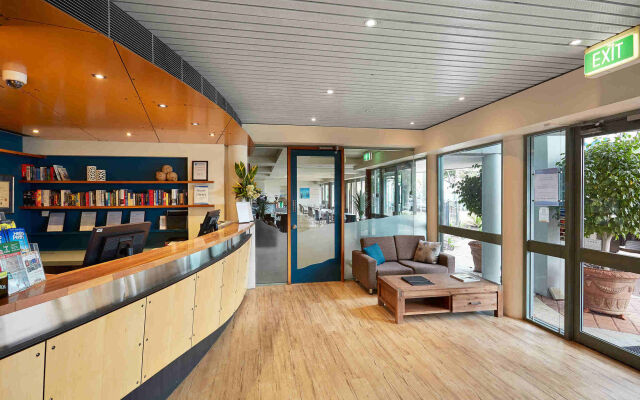 Broadwater Resort Como