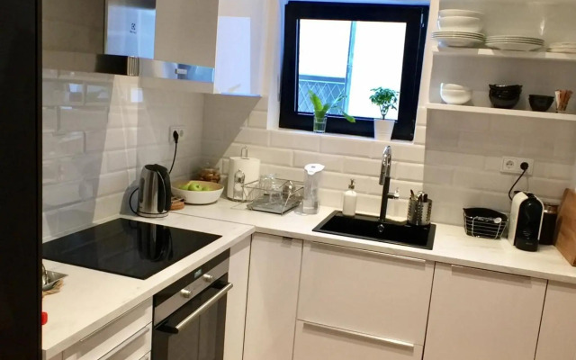 Vibrant Urban Chic Apartment