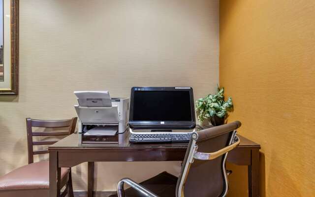 Comfort Inn Okemos - East Lansing