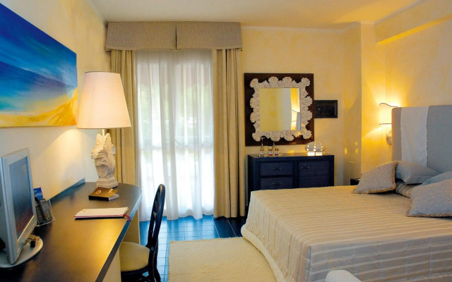 Hotel Baia Dei Faraglioni