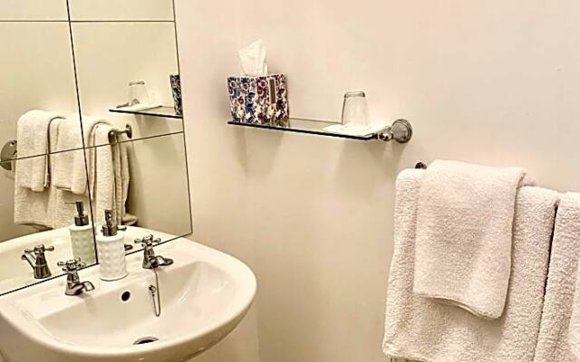 Seven Oaks B&B