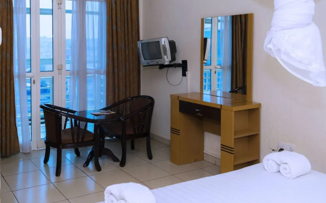 Aponye Hotel