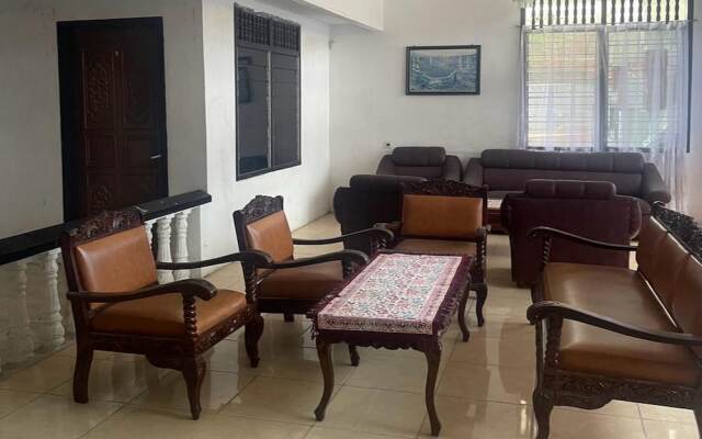 OYO 93507 Saril Riverside HomestayNearLapangan Musara Alun