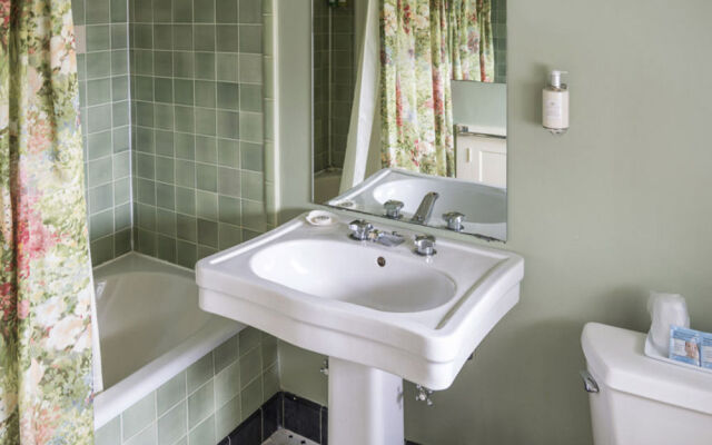 The Yankee Clipper Inn