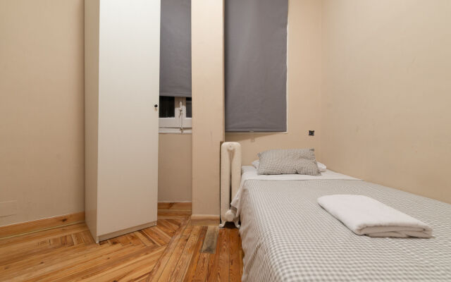 Rooms Arguelles 58