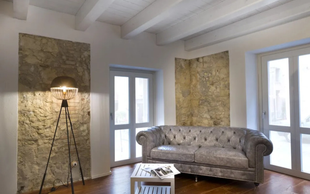 Cagliari Marina Guesthouse & Lounge
