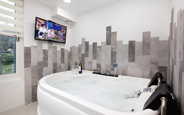 Gapyeong Ku Ing Spa Pension